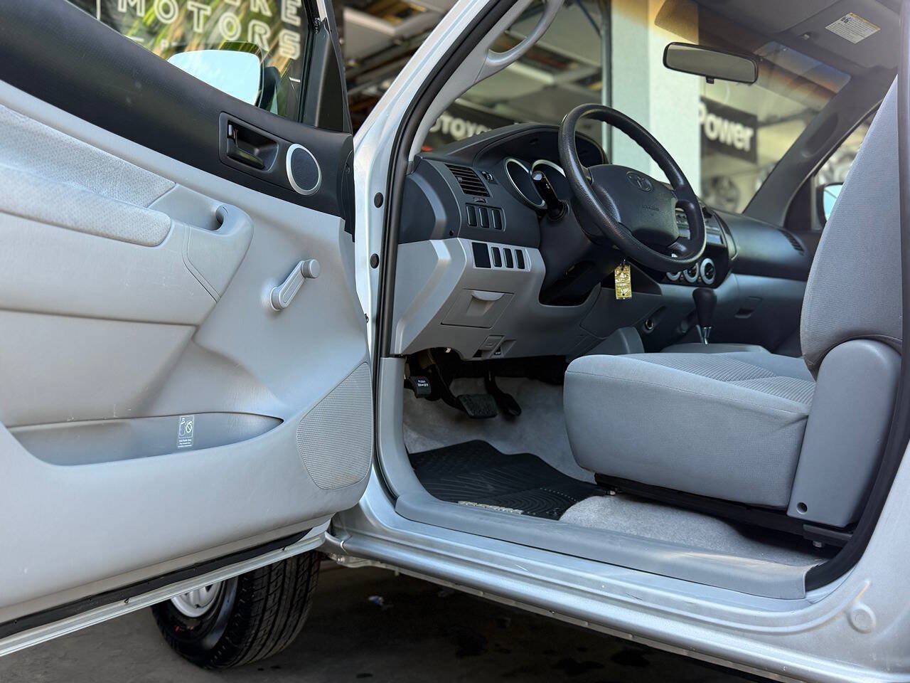 Used 2008 Toyota Tacoma 2WD Regular Cab image 4