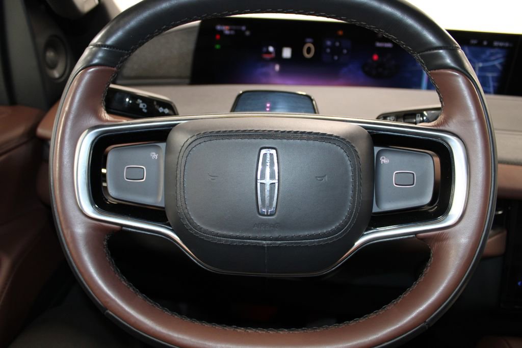 Used 2025 Lincoln Navigator Reserve AWD/4WD image 42