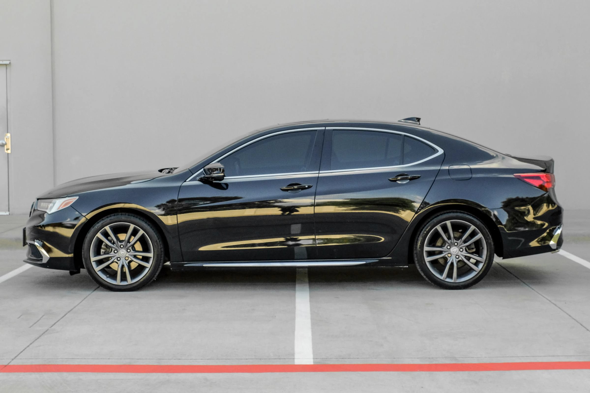 Used 2019 Acura TLX w/ Technology Package FWD image 17