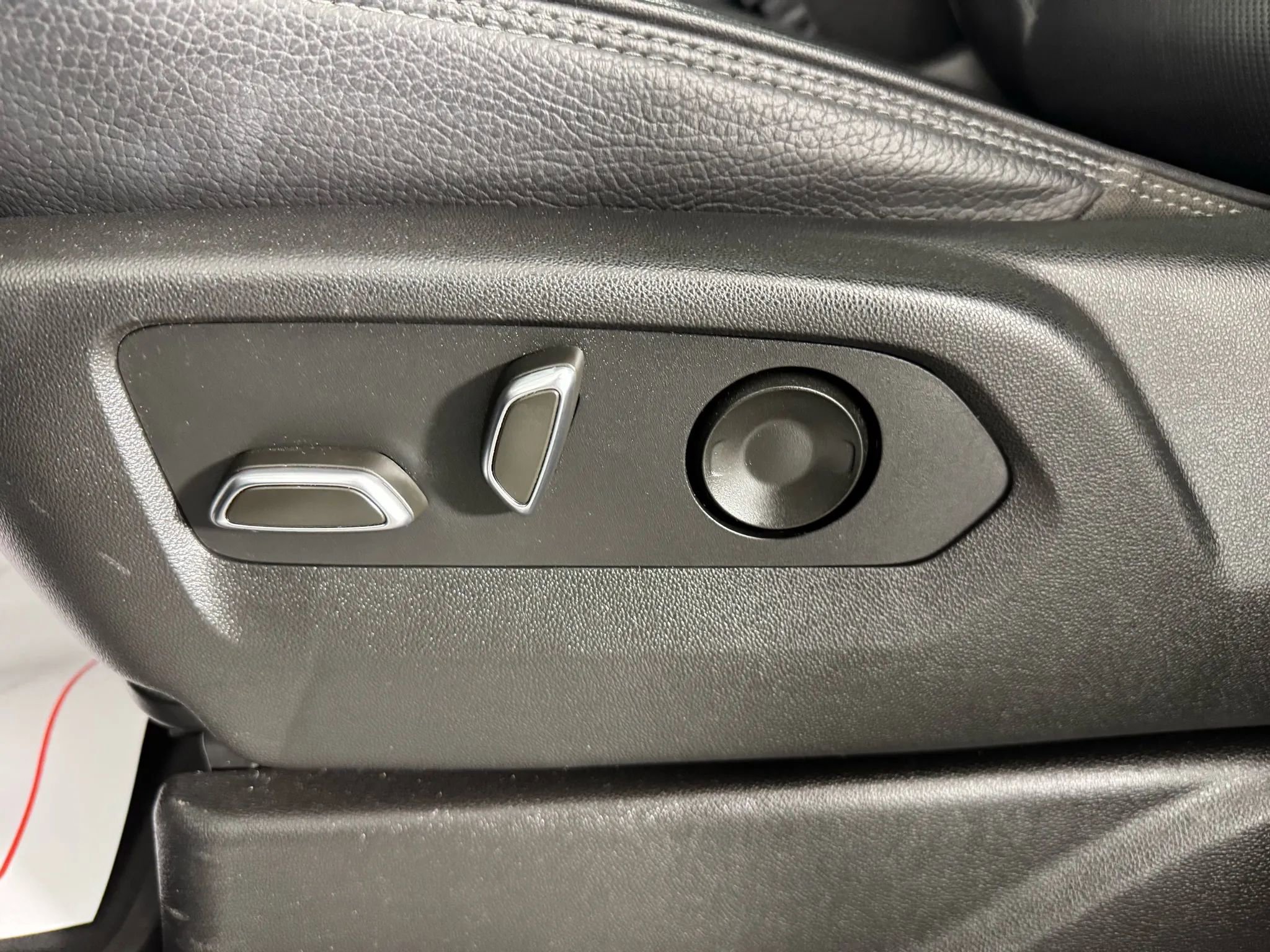 Used 2022 GMC Yukon Denali w/ Advanced Technology Package image 40