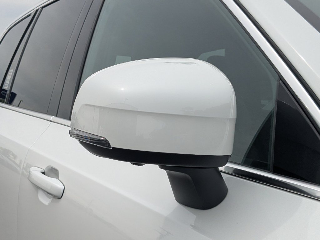 Used 2025 Volvo XC90 B6 Ultra AWD/4WD image 11