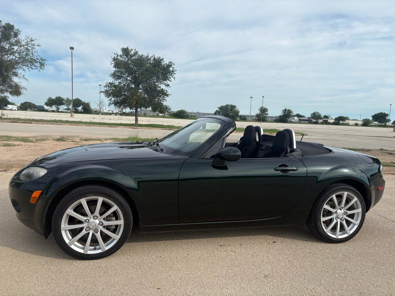 Used 2007 MAZDA MX-5 Miata Touring RWD image 3