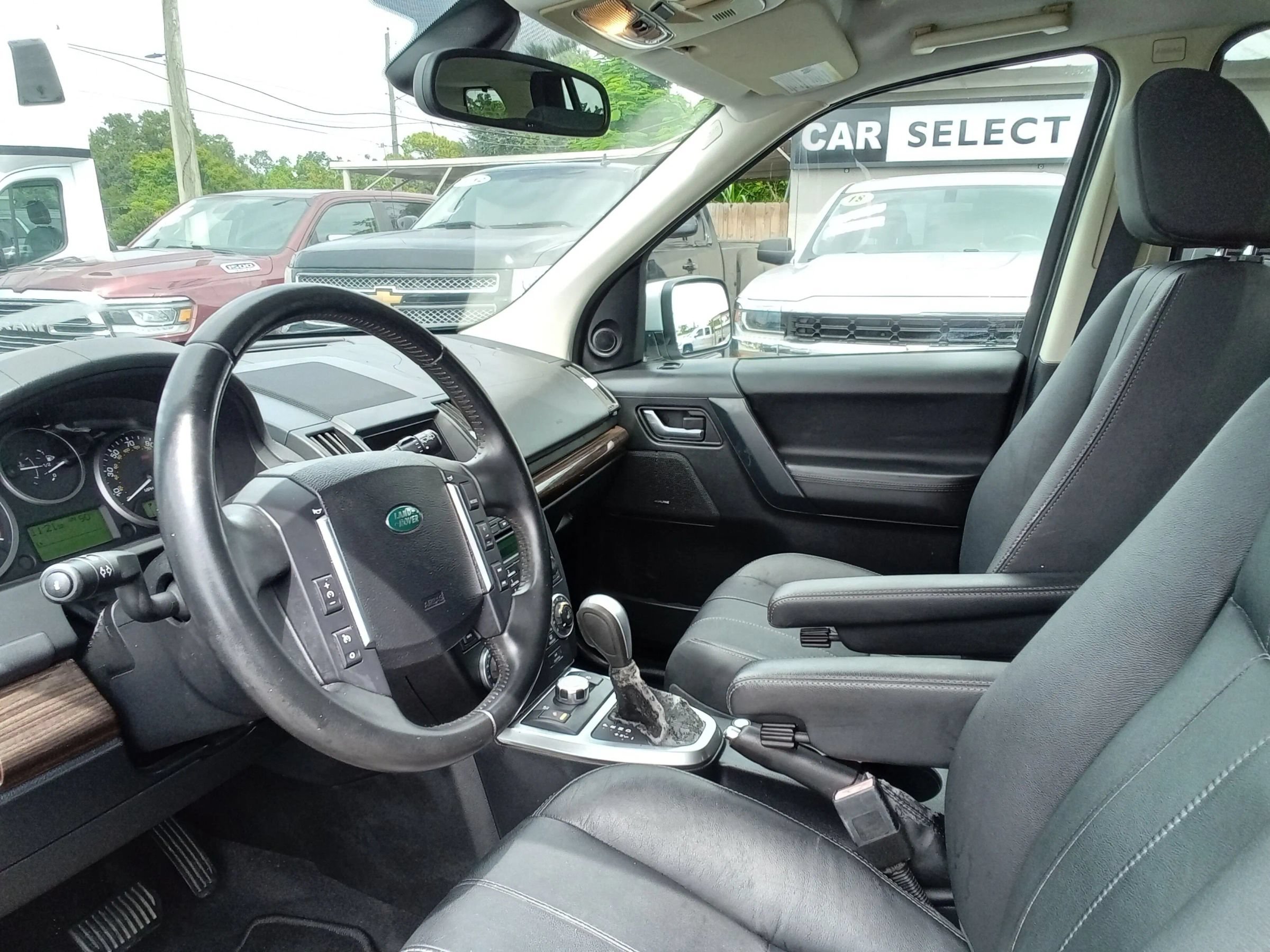 Used 2011 Land Rover LR2 HSE AWD/4WD image 10
