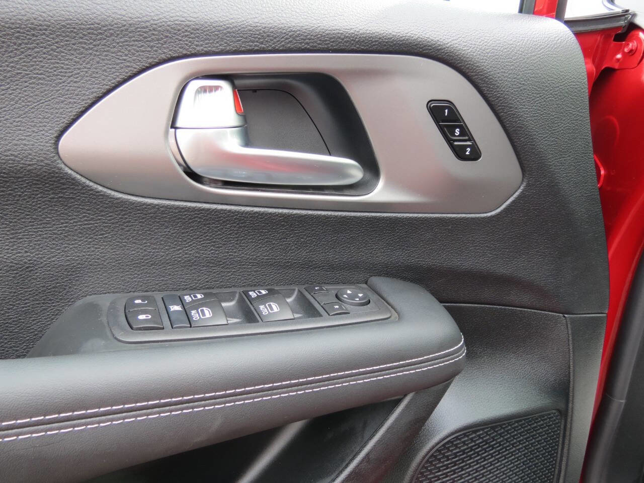 New 2026 Chrysler Pacifica Select image 6