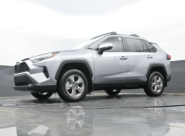 Used 2025 Toyota RAV4 XLE FWD image 26