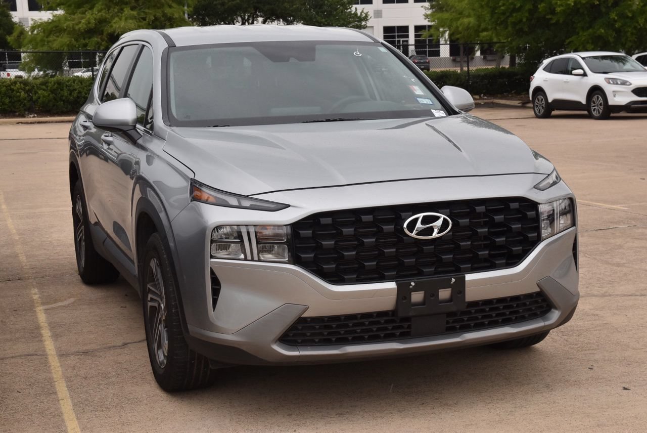 Used 2023 Hyundai Santa Fe SE FWD image 4