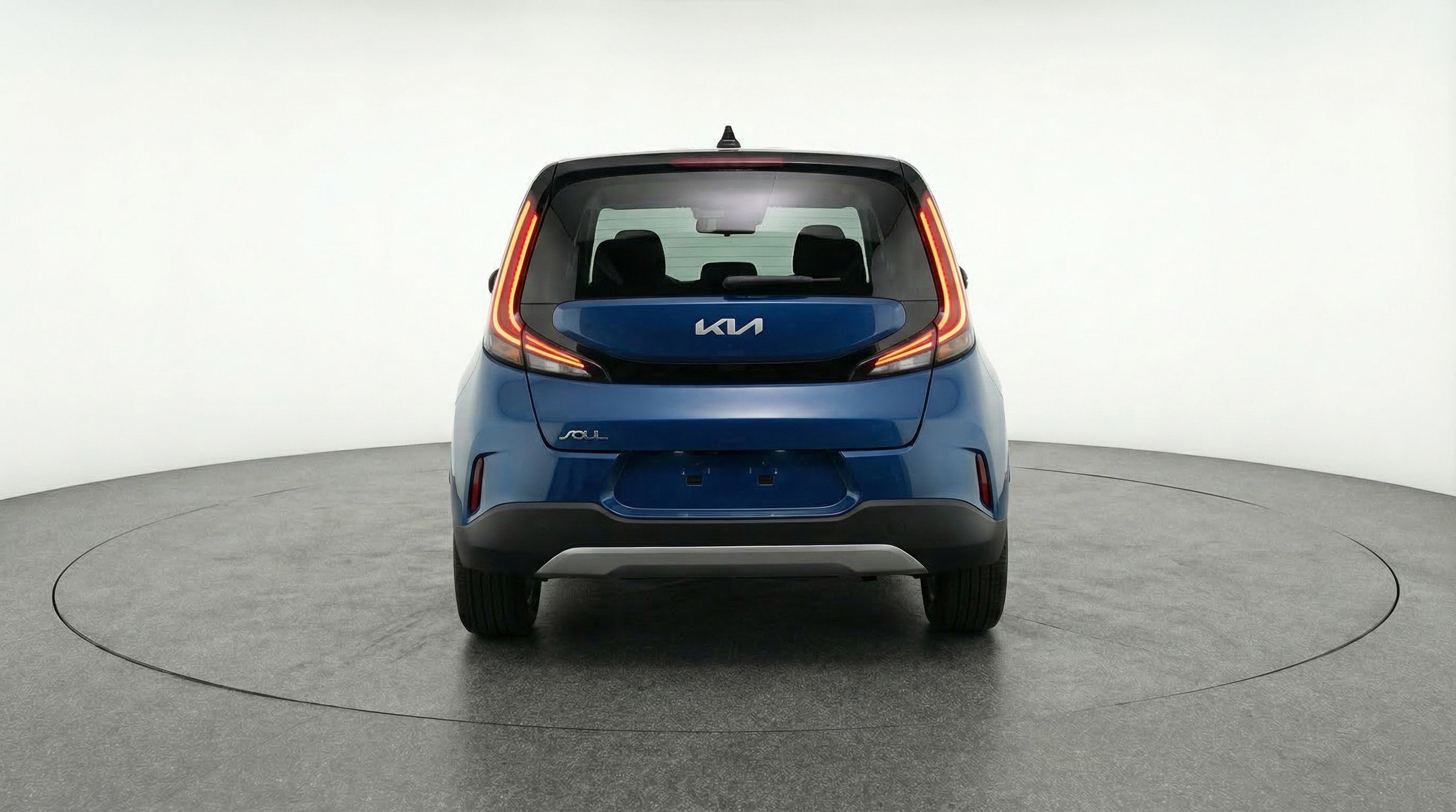 Used 2025 Kia Soul LX w/ LX Technology Package FWD image 7