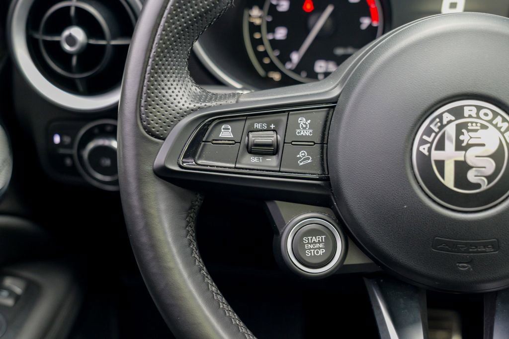 Used 2022 Alfa Romeo Stelvio Ti image 46