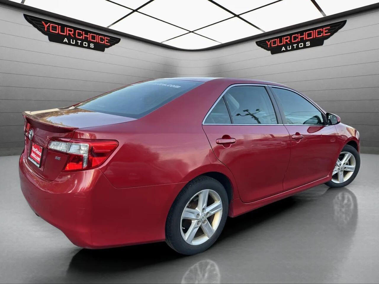 Used 2014 Toyota Camry SE image 5