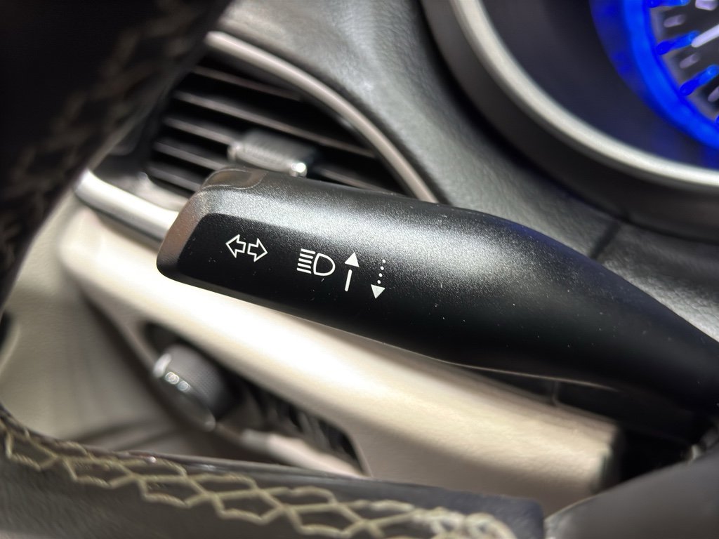 Used 2024 Chrysler Pacifica Touring-L image 25