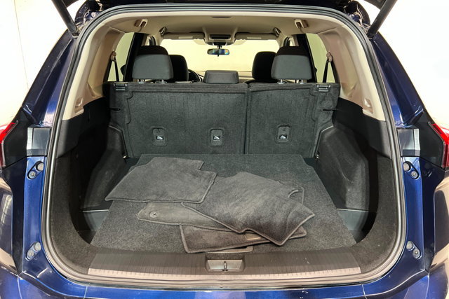 Used 2025 Nissan Rogue SV AWD/4WD image 22