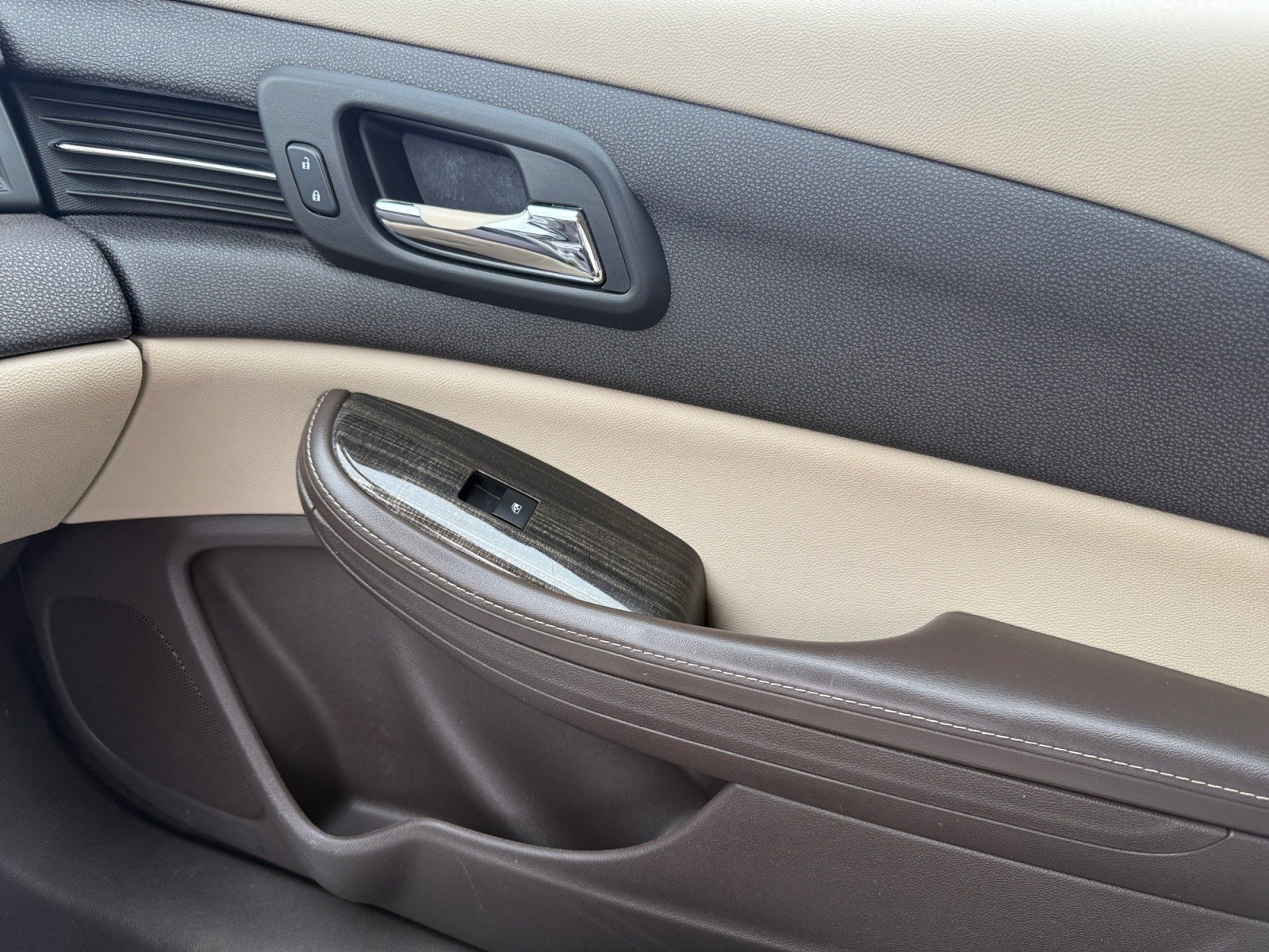Used 2015 Chevrolet Malibu LT FWD image 16