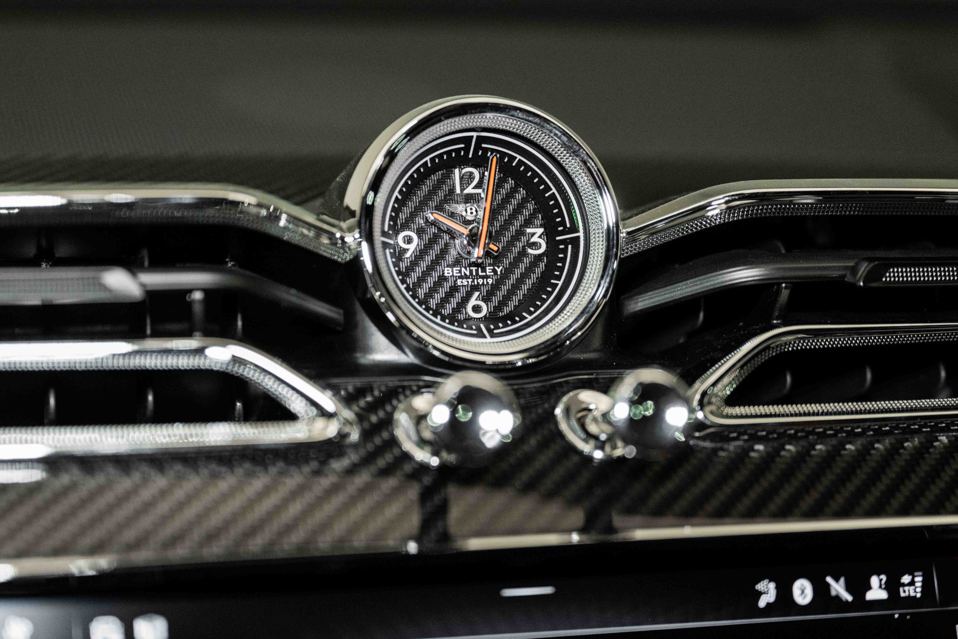 New 2024 Bentley Bentayga Extended Wheelbase image 34