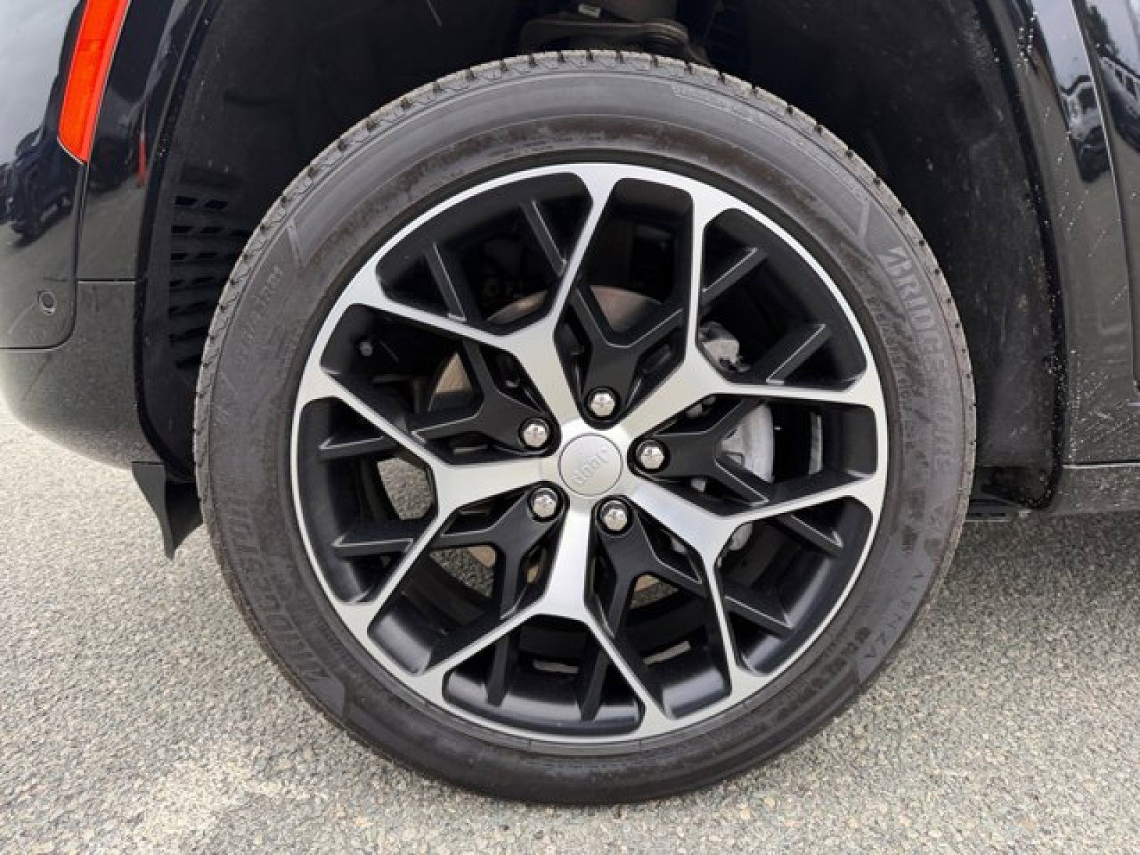 Used 2022 Jeep Grand Cherokee Summit image 9