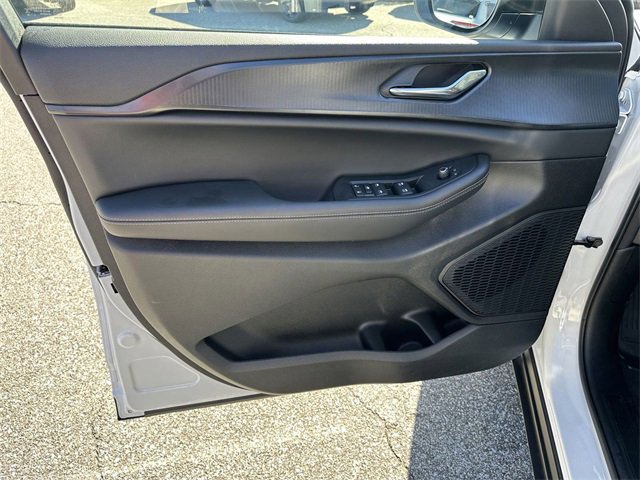 New 2025 Jeep Grand Cherokee L Laredo w/ Luxury Tech Group I image 10