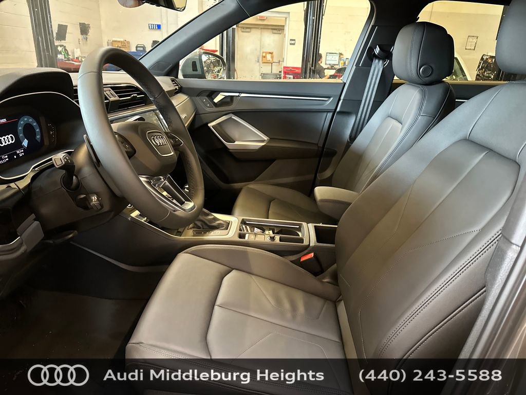 New 2025 Audi Q3 2.0T Premium image 9
