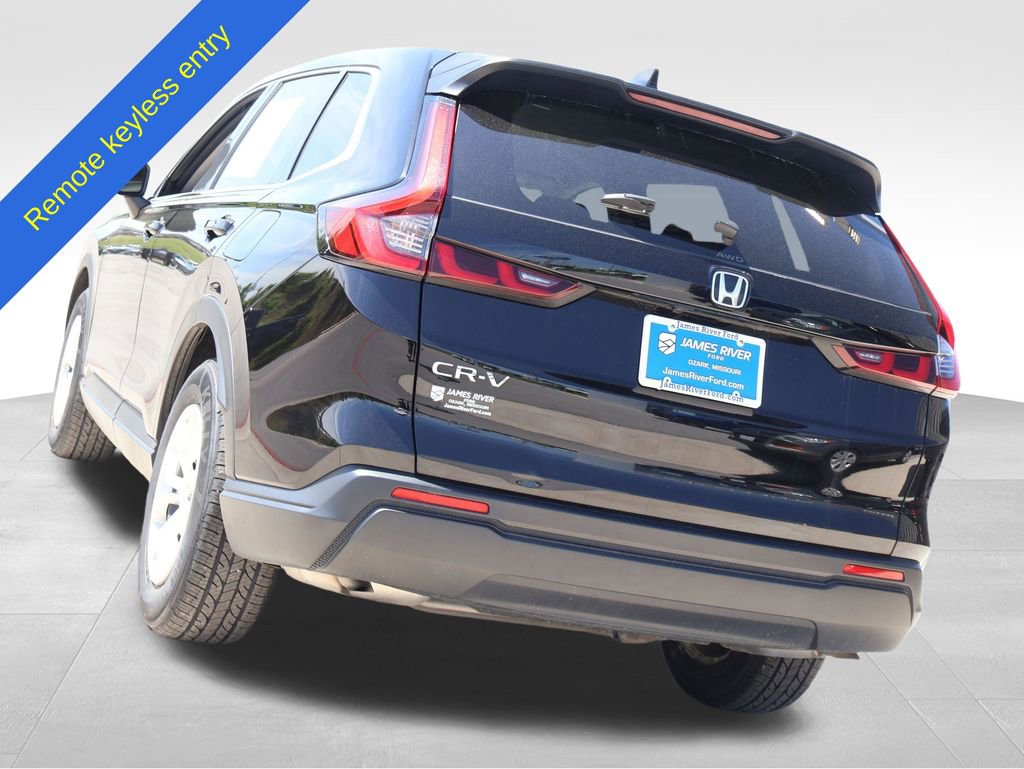 Used 2025 Honda CR-V LX image 3