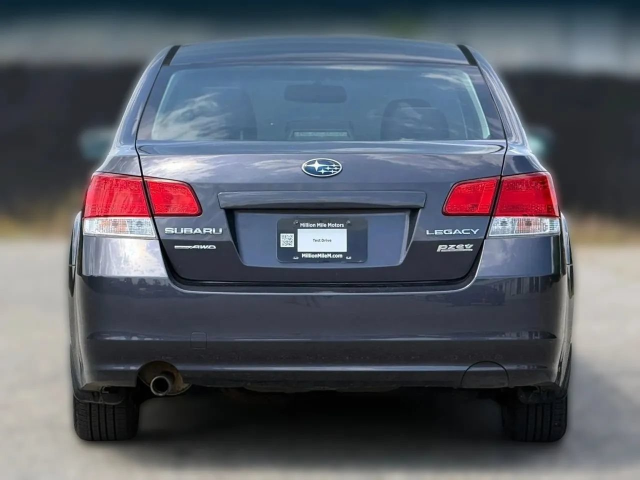Used 2013 Subaru Legacy 2.5i Premium w/ All-Weather Pkg AWD/4WD image 4