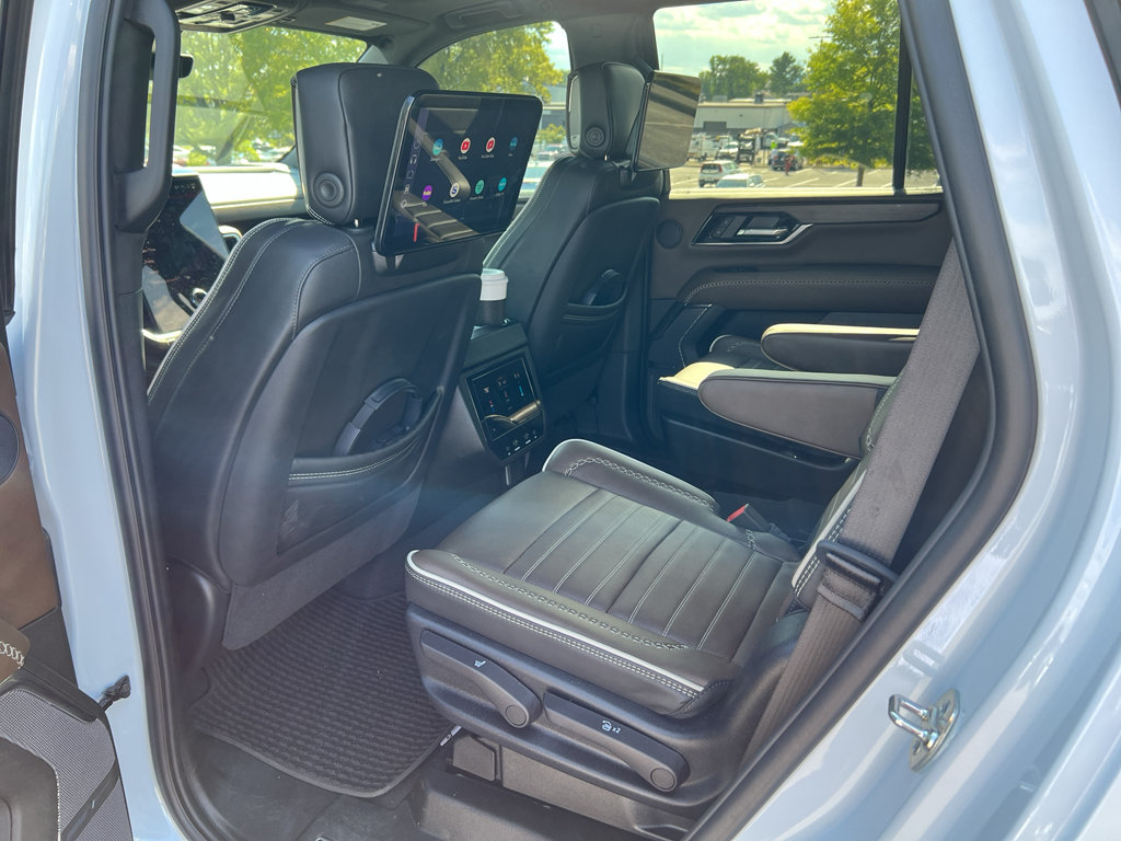 Used 2026 GMC Yukon Denali Ultimate AWD/4WD image 11