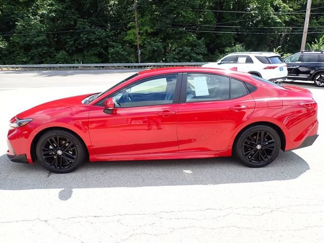 Used 2025 Toyota Camry SE FWD image 9