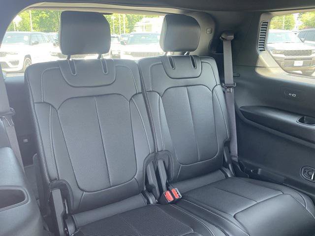 Used 2025 Jeep Grand Cherokee L Limited w/ Luxury Tech Group II AWD/4WD image 35