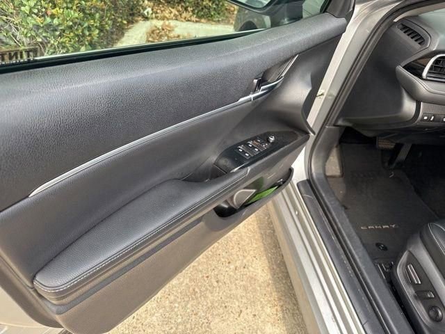 Used 2020 Toyota Camry XSE image 25