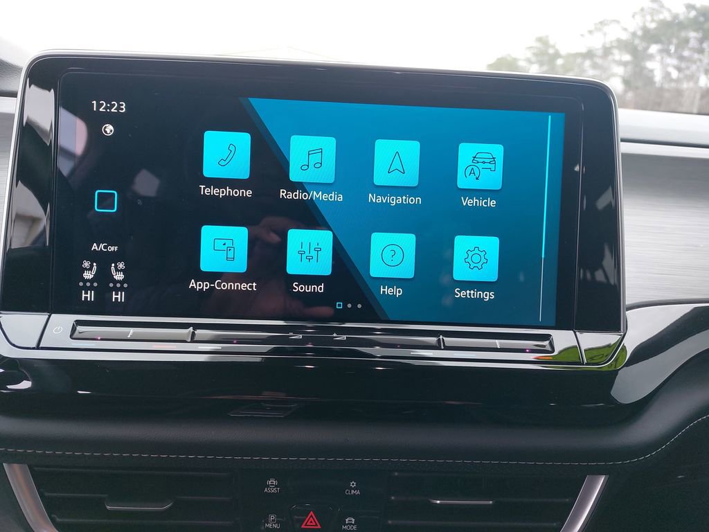 Used 2025 Volkswagen Atlas Cross Sport SE image 18