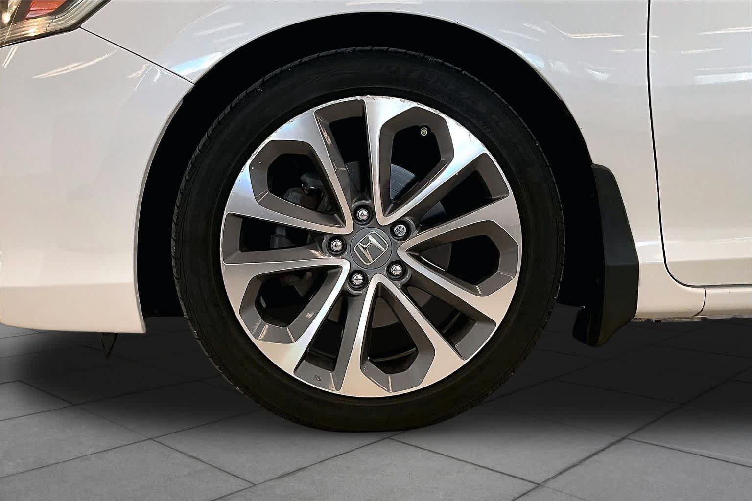 Used 2015 Honda Accord Sport image 10