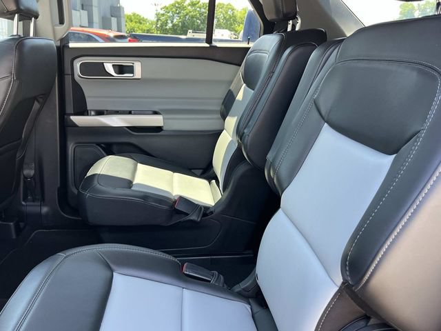 Used 2023 Ford Explorer XLT w/ Equipment Group 202A AWD/4WD image 26