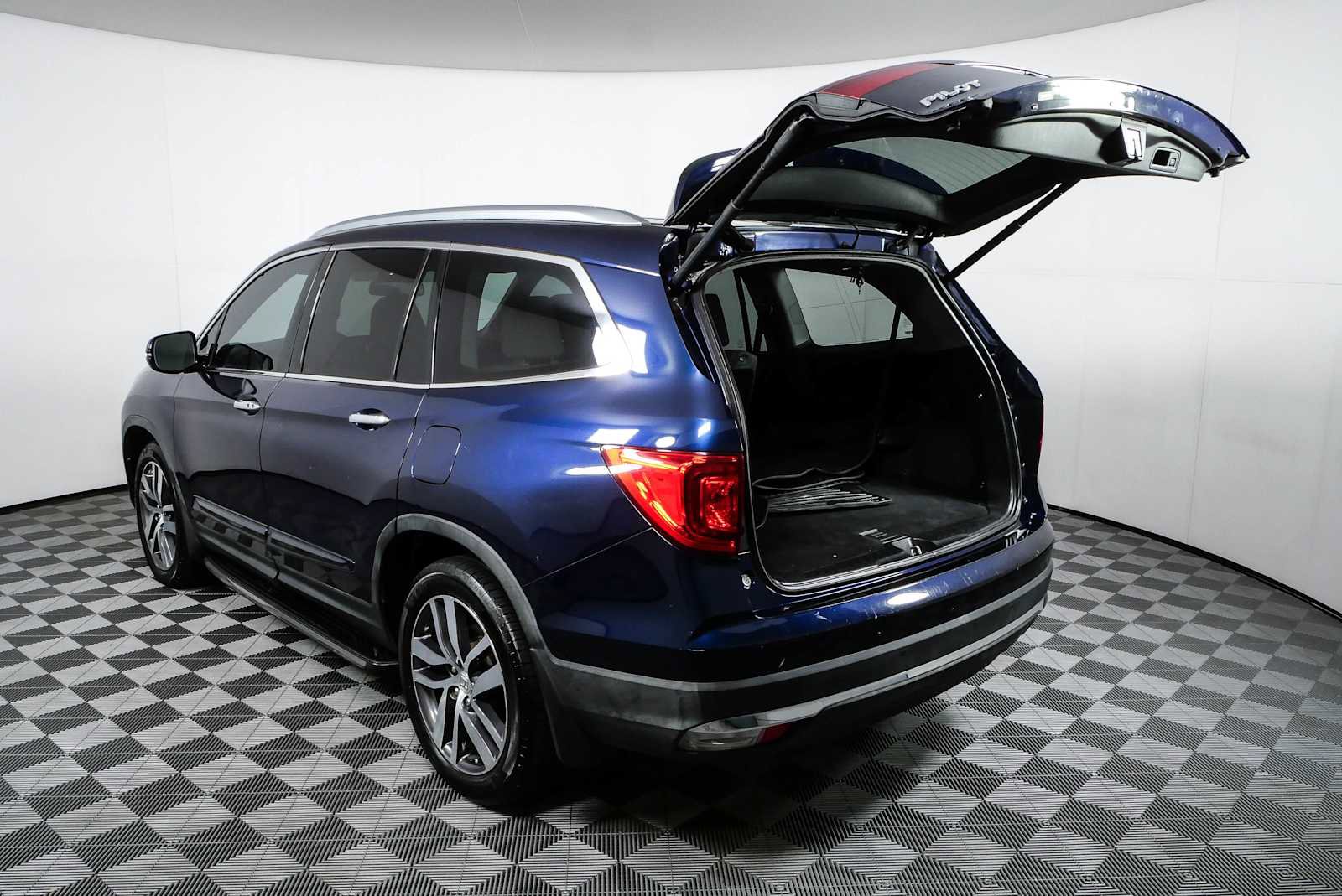 Used 2016 Honda Pilot Elite image 36