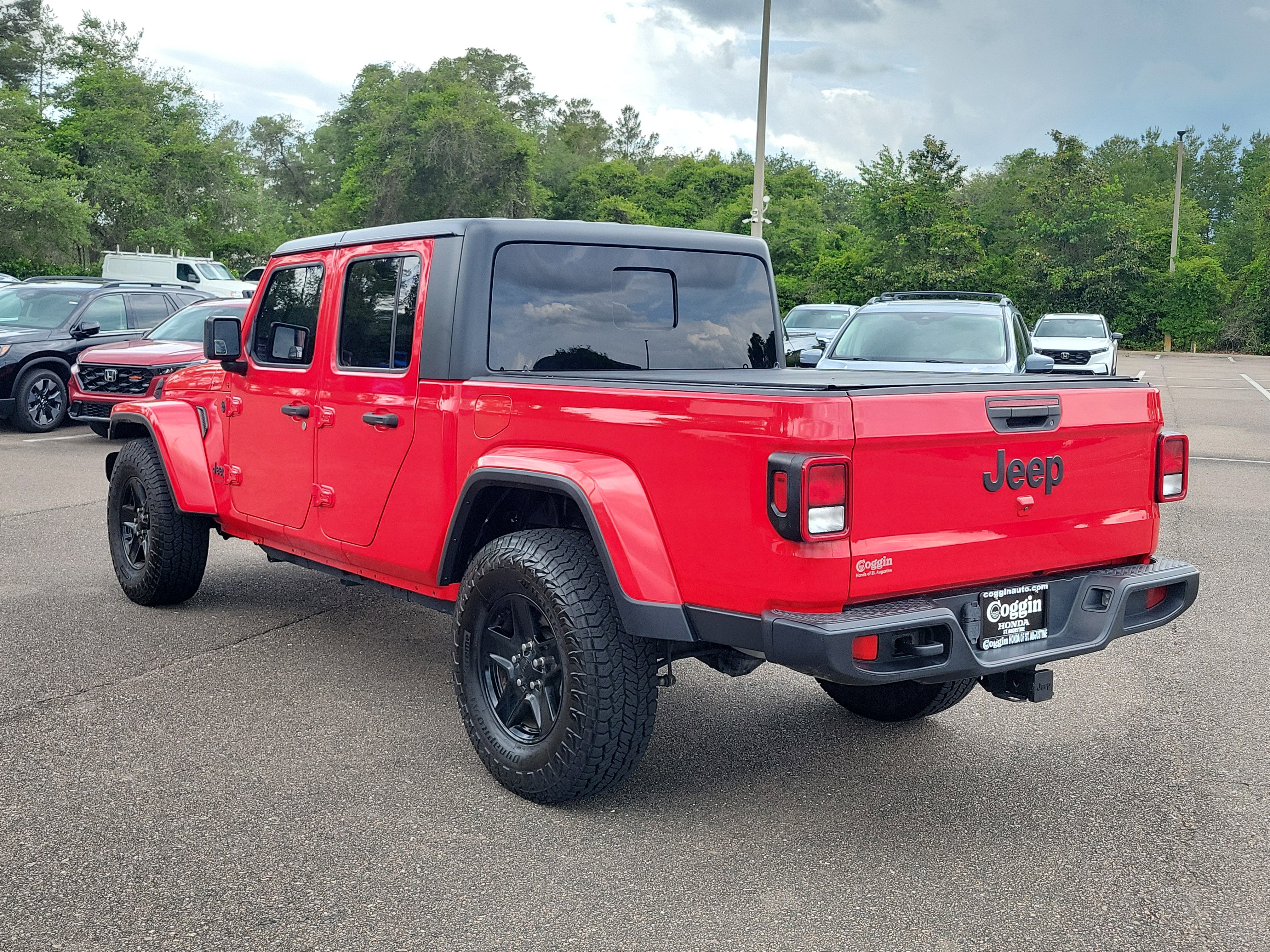 Used 2021 Jeep Gladiator Sport AWD/4WD image 3