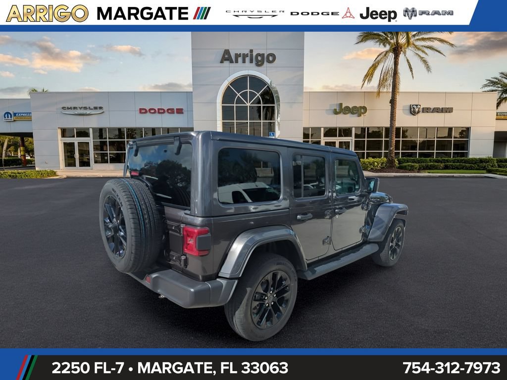 Used 2025 Jeep Wrangler Unlimited Sahara AWD/4WD image 5