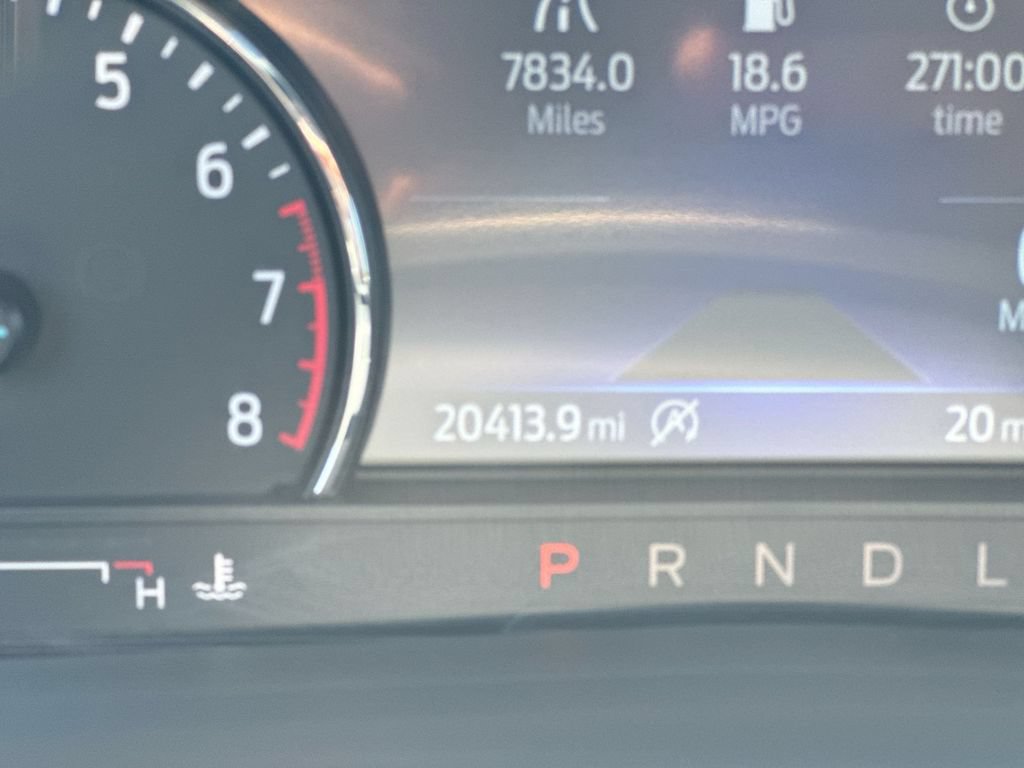 Used 2024 Ford Explorer XLT w/ Equipment Group 202A AWD/4WD image 5