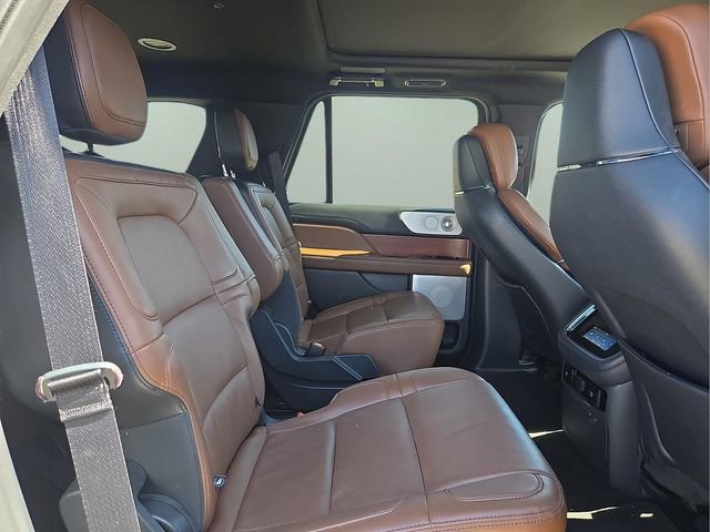 Used 2022 Lincoln Navigator Reserve image 15