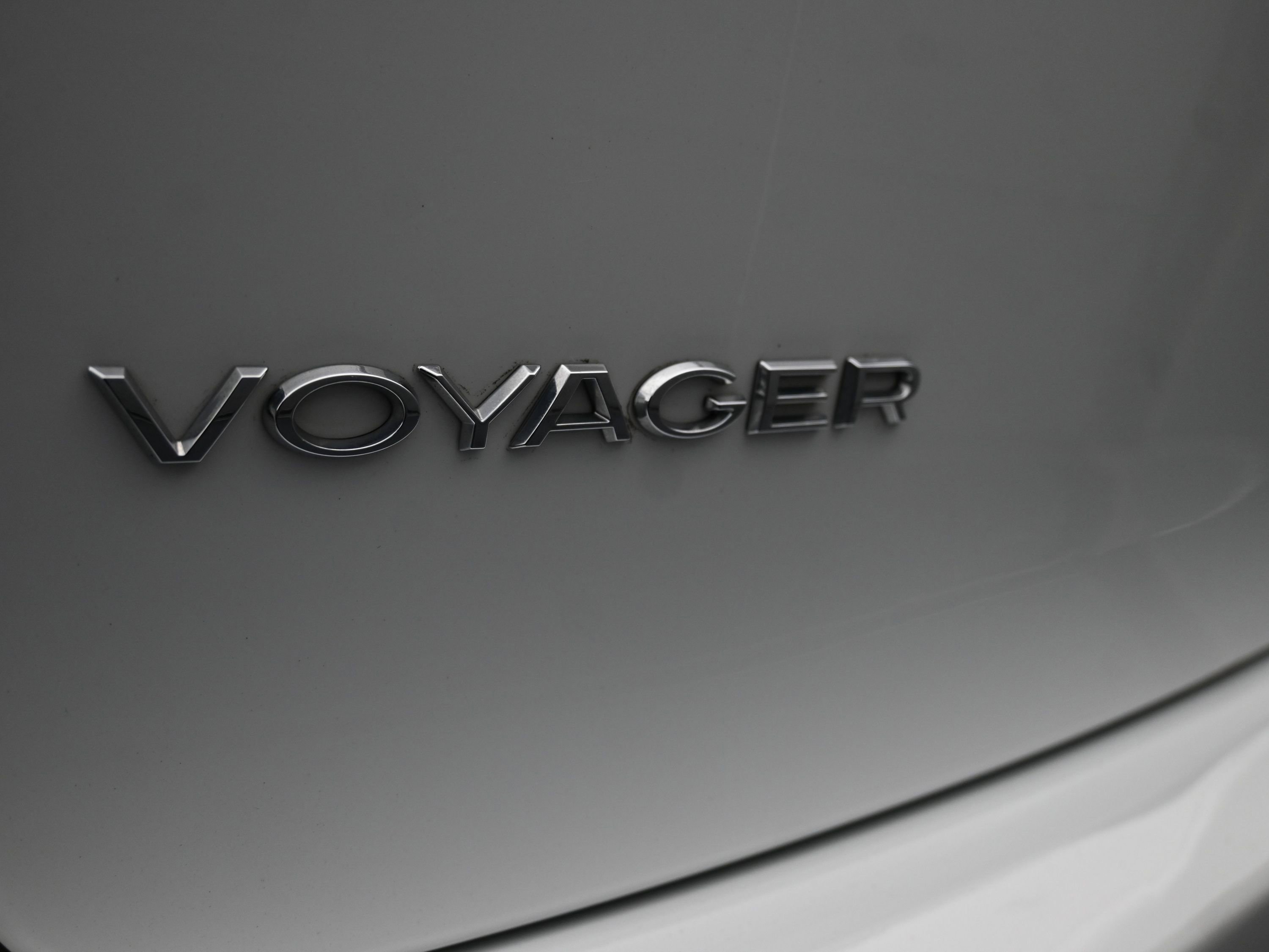 Used 2023 Chrysler Voyager LX image 31