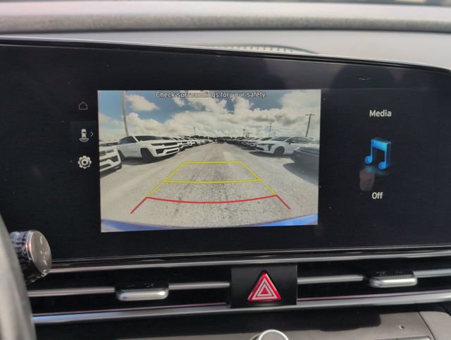 Used 2025 Hyundai Elantra SEL FWD image 26