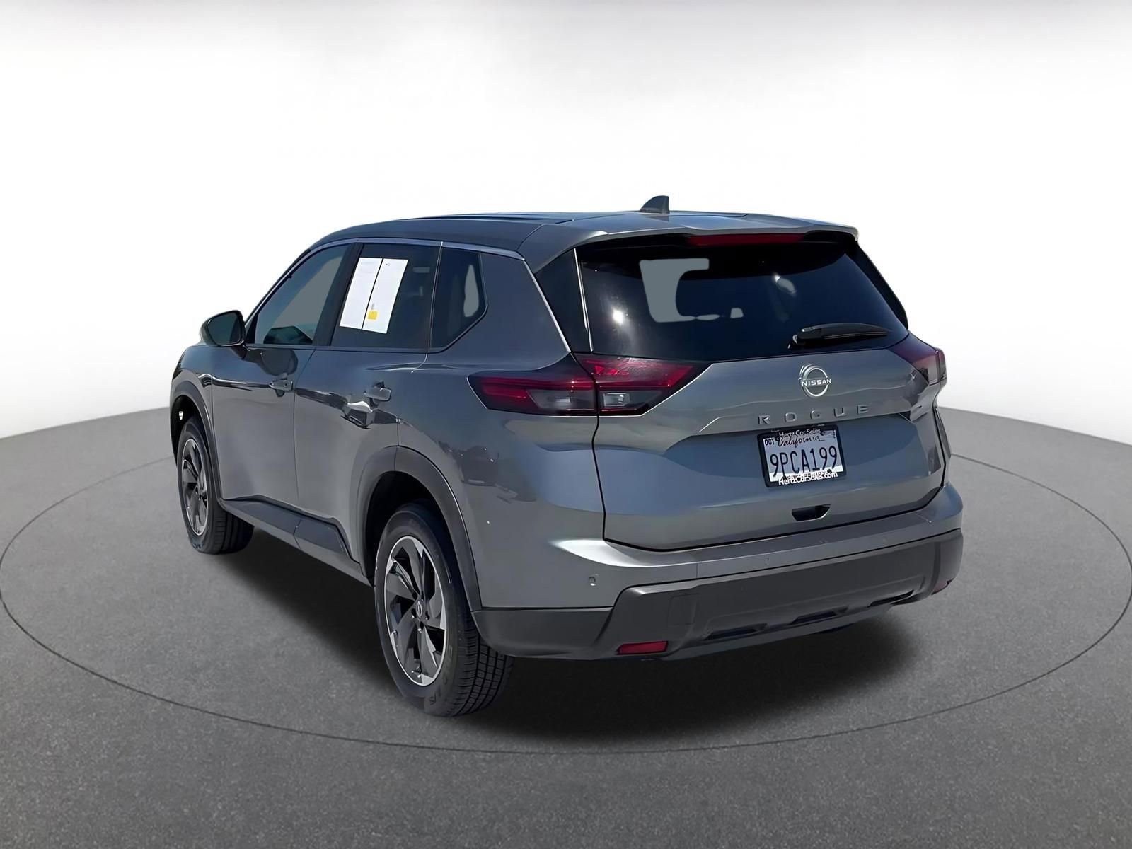 Used 2025 Nissan Rogue SV FWD image 11