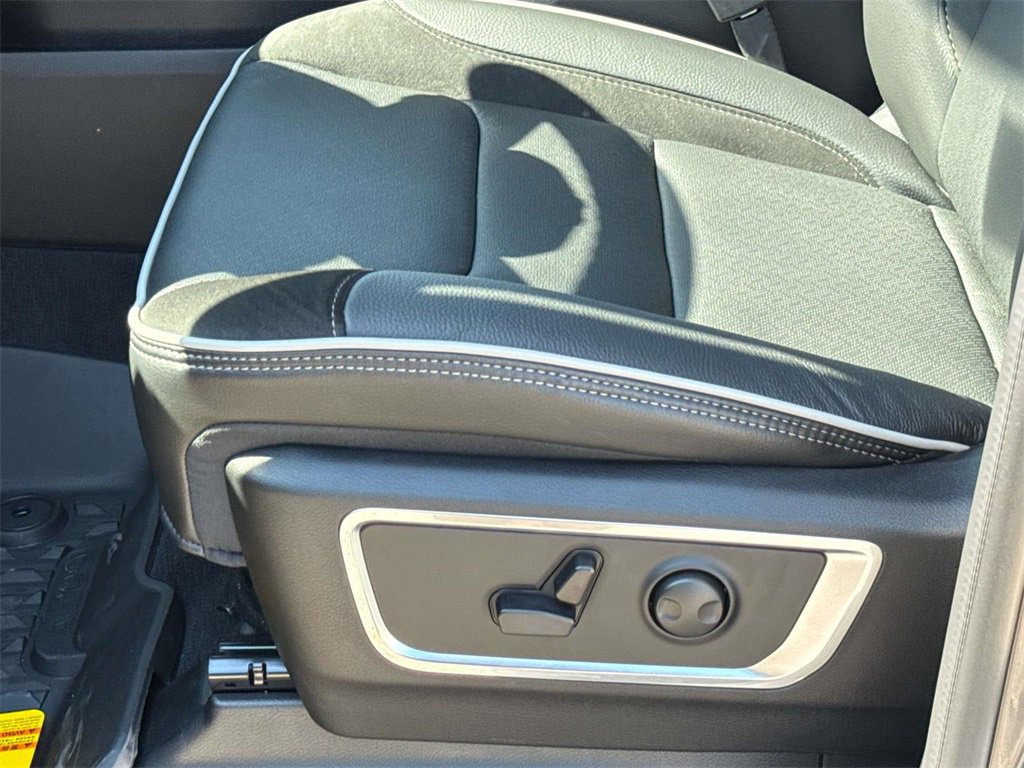 New 2026 RAM 1500 Laramie w/ Night Edition image 15