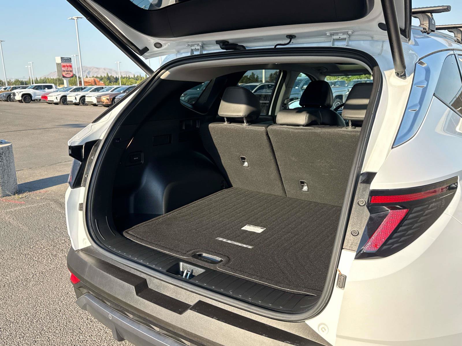 Used 2022 Hyundai Tucson Limited AWD/4WD image 16