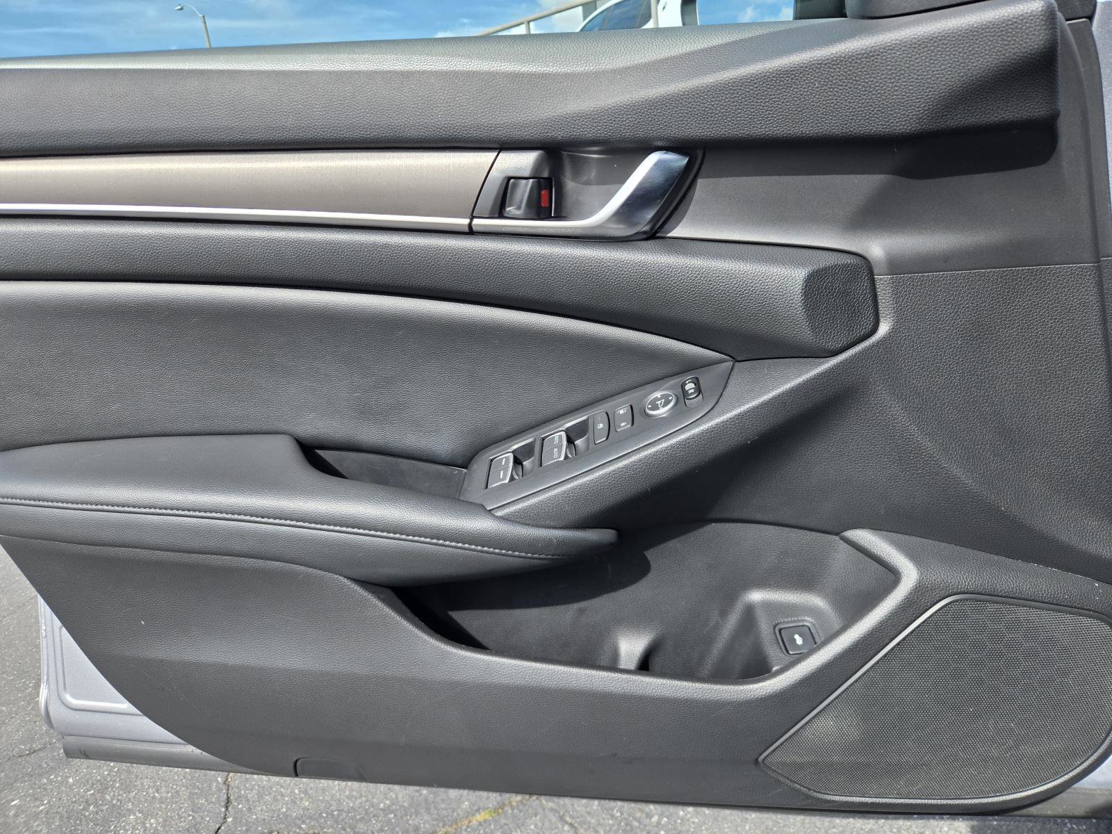 Used 2019 Honda Accord LX image 19
