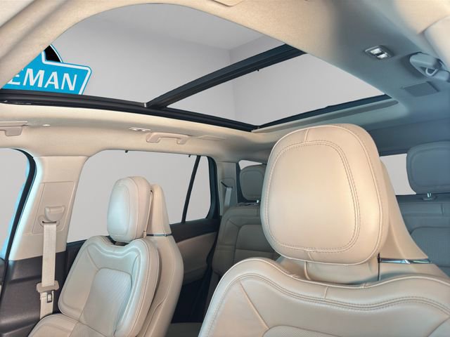 Used 2023 Lincoln Aviator Reserve w/ Equipment Group 201A image 17