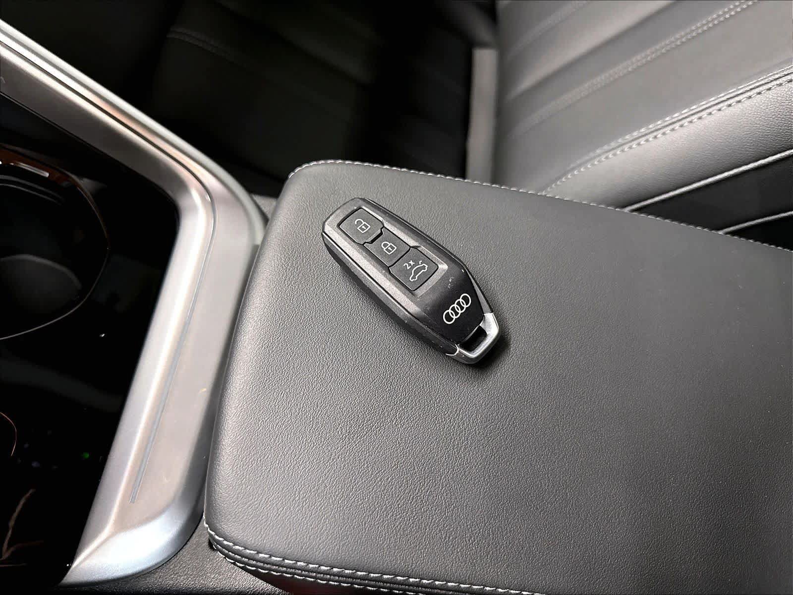 Certified 2025 Audi Q5 Premium AWD/4WD image 12