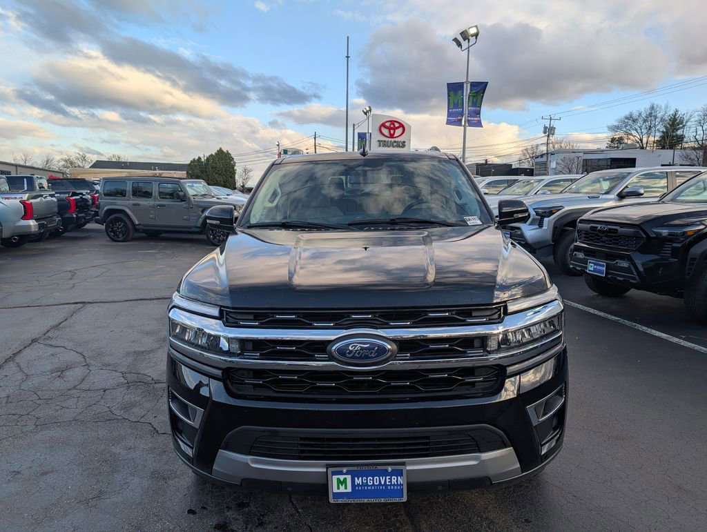 Used 2024 Ford Expedition Limited AWD/4WD image 11