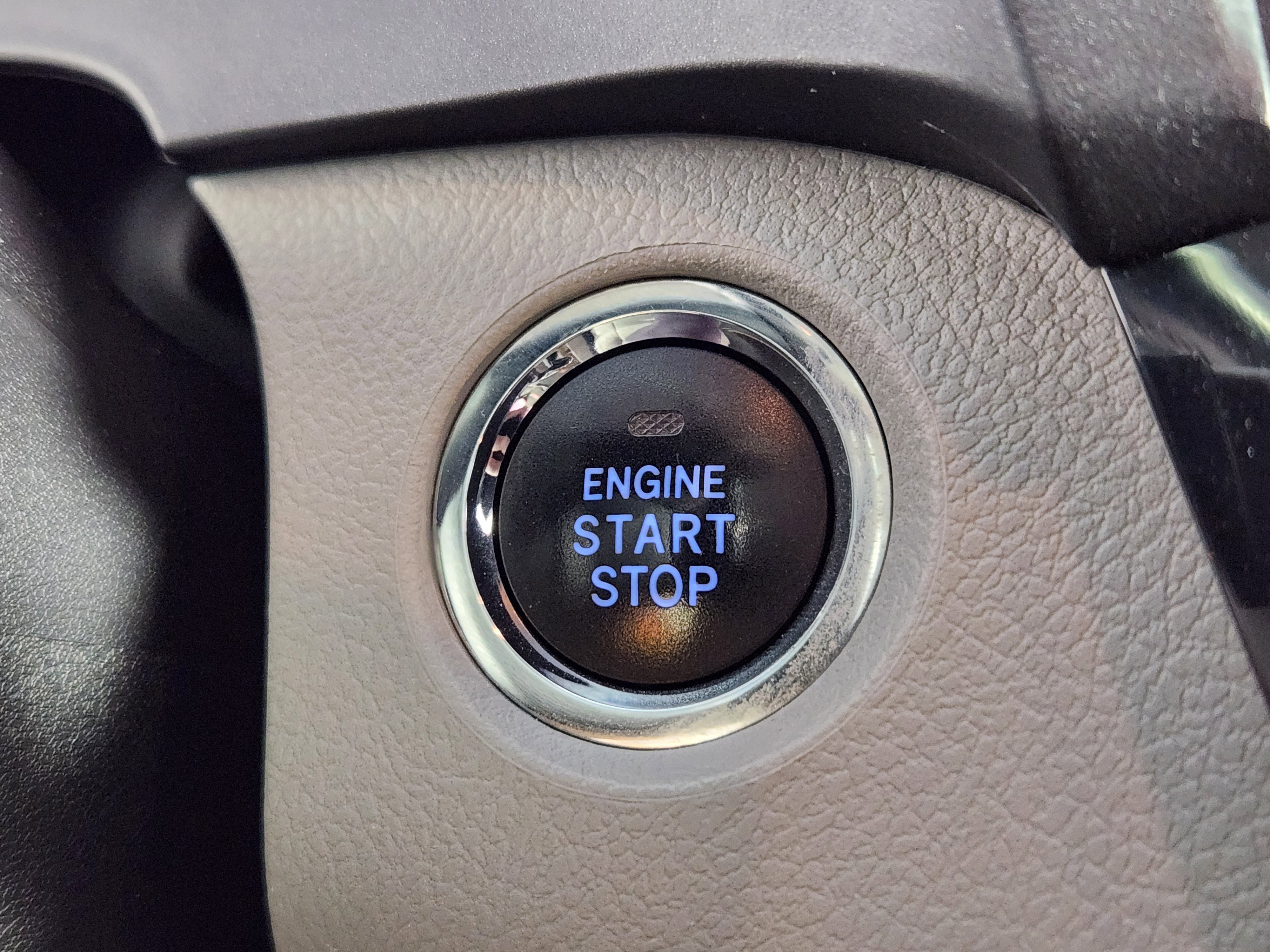 Used 2015 Toyota Sienna XLE Premium FWD image 26