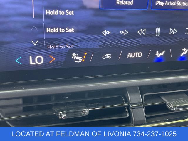 Certified 2024 Chevrolet Equinox EV RS FWD image 34
