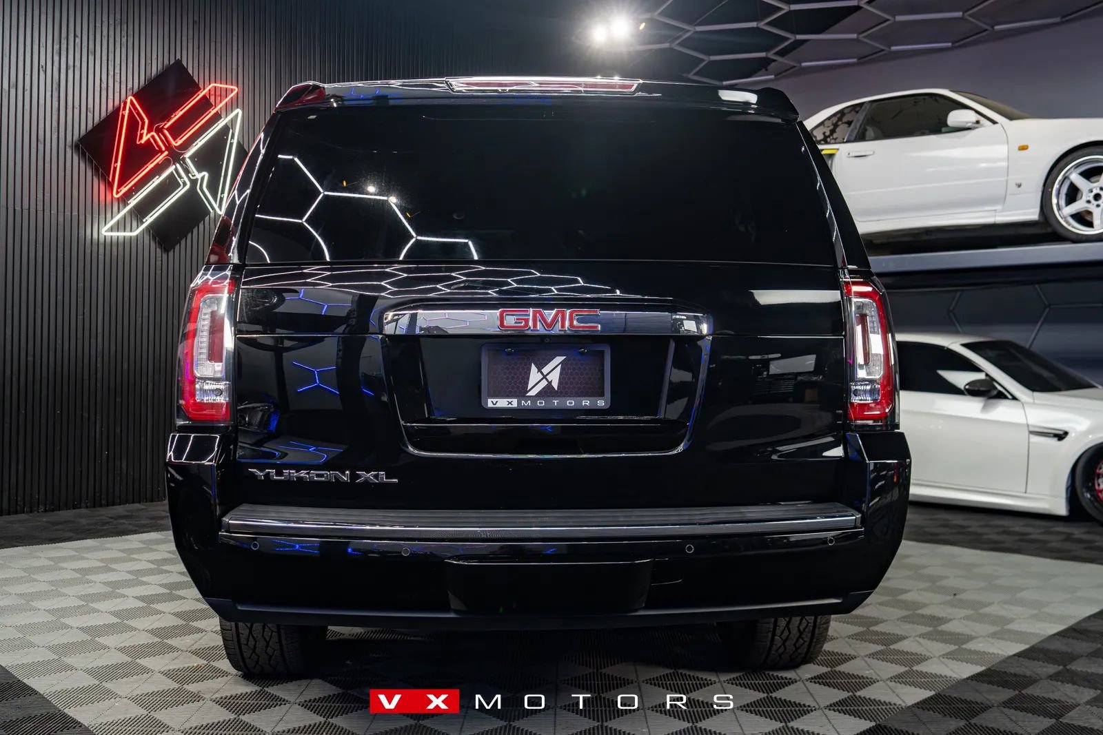 Used 2017 GMC Yukon XL Denali w/ Open Road Package image 17