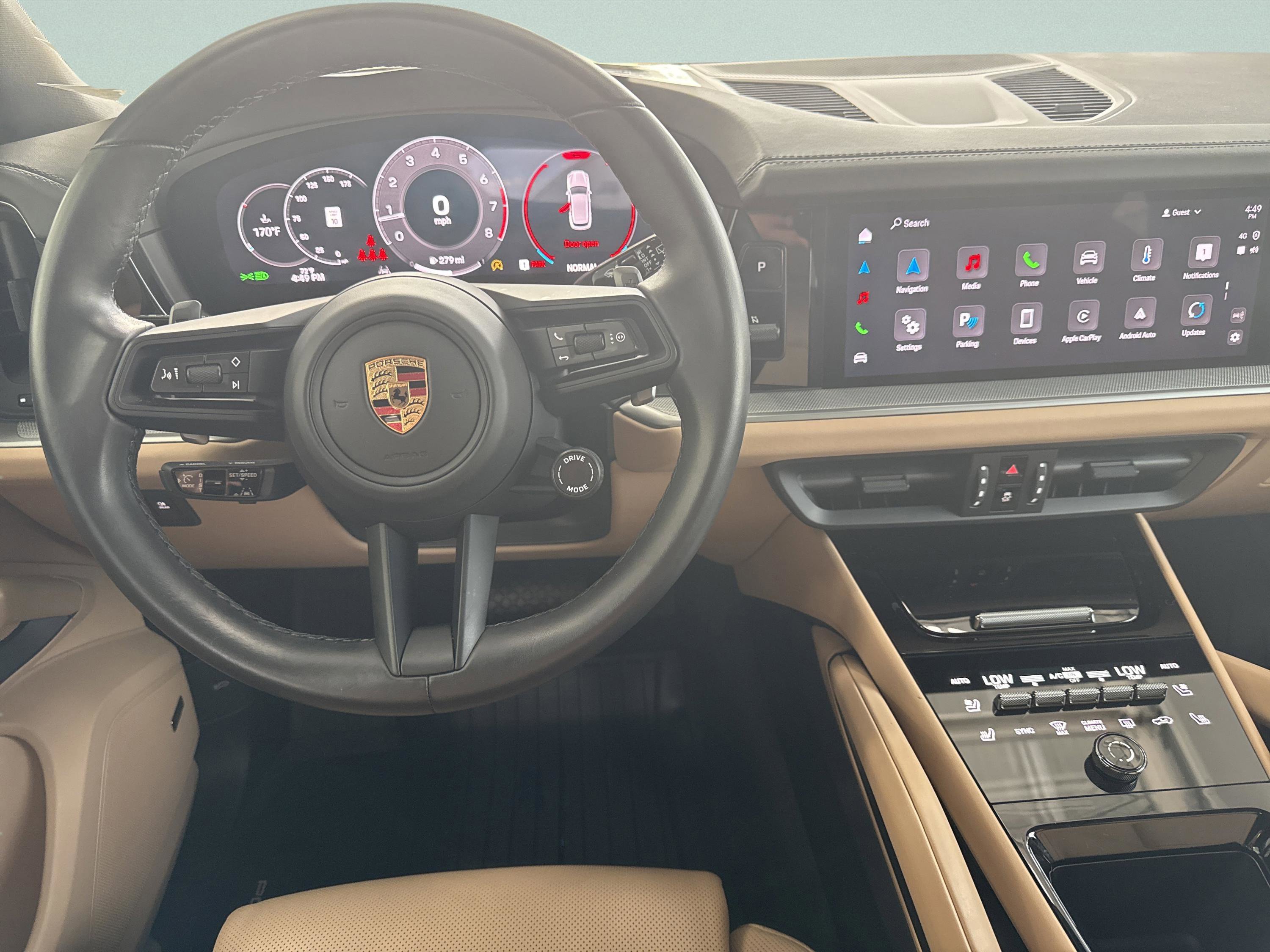 Used 2024 Porsche Cayenne image 38