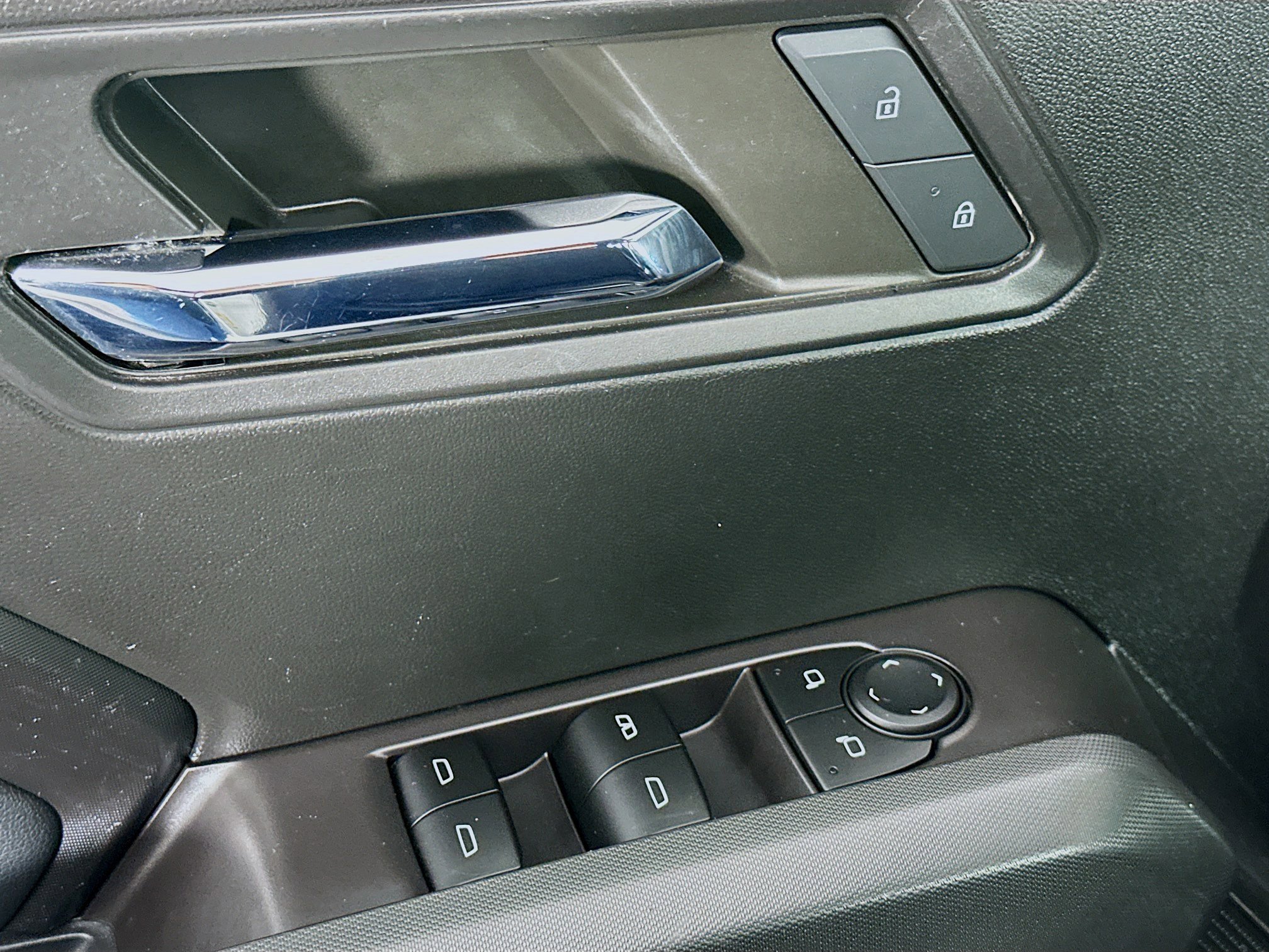 Used 2024 Chevrolet Colorado LT w/ LT Convenience Package image 15