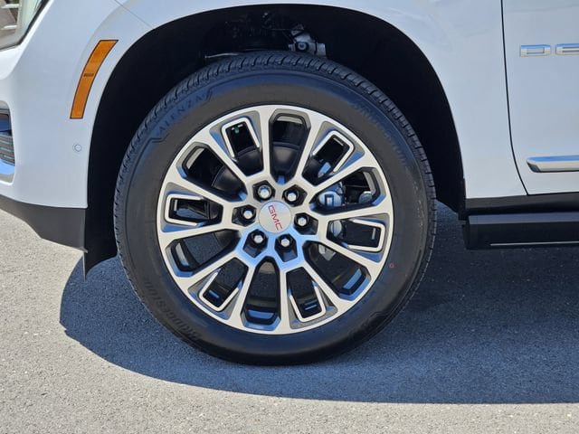 New 2026 GMC Yukon XL Denali w/ Sun & Power Step Package AWD/4WD image 9