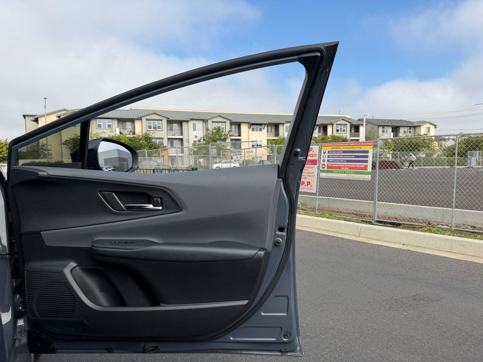 Used 2026 Toyota Prius XLE FWD image 15